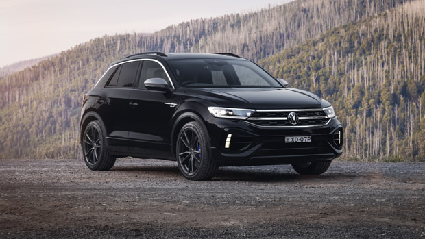 Volkswagen T-Roc R Grid Edition 2023 front 3/4 forest