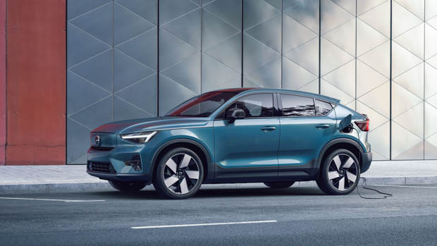 Volvo C40 Recharge blue side angle static