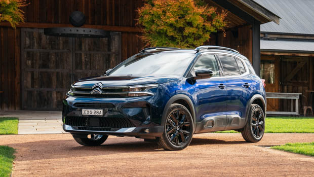 2023 Citroen C5 Aircross Sport front 3/4
