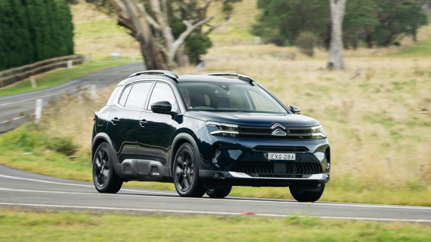 2023 Citroen C5 Aircross Sport front 3/4 driving long