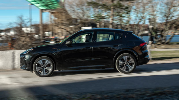 2024 Maserati Grecale Folgore side