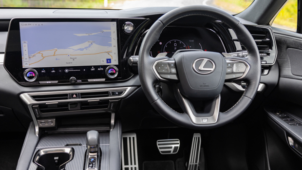Lexus RX 350 F Sport 2023 interior front