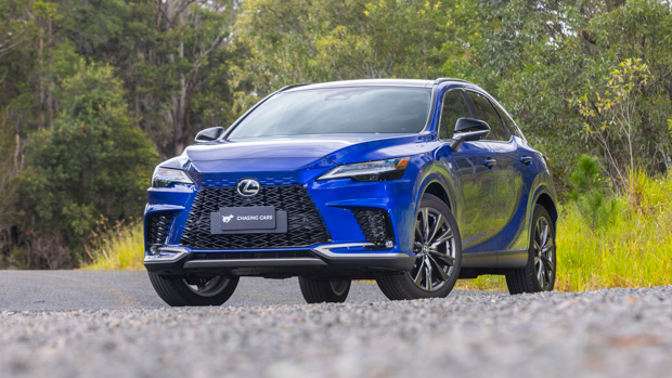 Lexus RX 350 F Sport 2023 front 3/4 2
