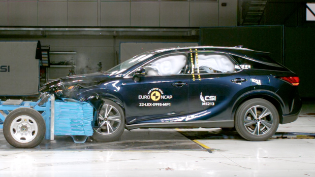 Lexus RX crash test
