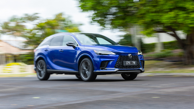 Lexus RX 350 F Sport 2023 driving front 3