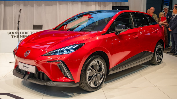 MG4 2023 entry level model red-1