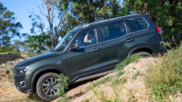 Mahindra Scorpio 2023 off road side