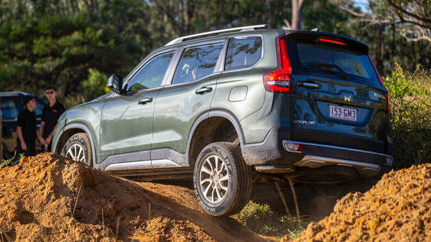 Mahindra Scorpio 2023 off road rear
