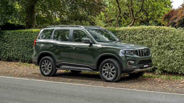 Mahindra Scorpio 2023 front 3/4 city