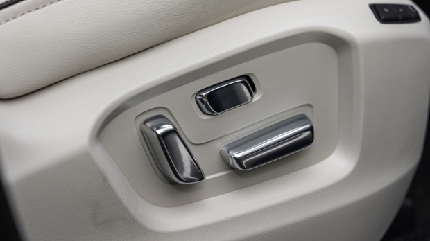Mazda CX9 Azami LE 2023 seat controls