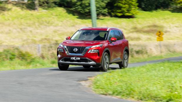 Nissan X-Trail ST-L FWD 2023 front driving 5