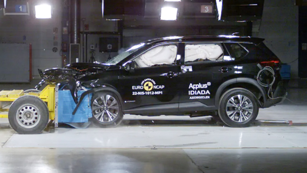 Nissan X-Trail crash test