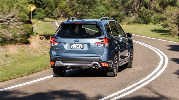 Subaru Forester 2.5i-S 2023 rear 3/4 driving 2