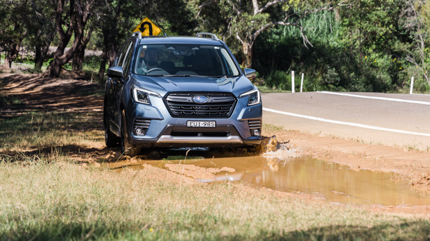 Subaru Forester 2.5i-S 2023 off road front puddle 2