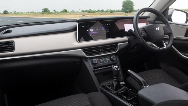2023 Mahindra XUV700 interior