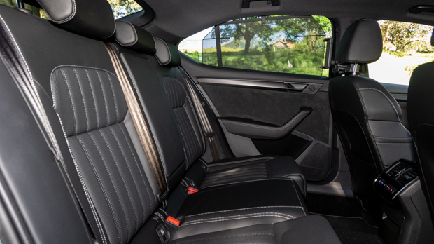 Skoda Superb 206TSI Sportline 2023 back seat