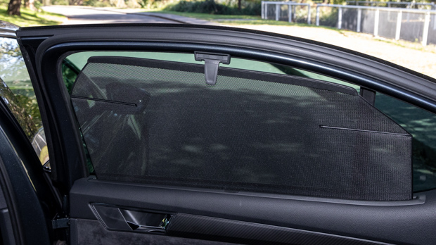 Skoda Superb 206TSI Sportline 2023 back seat window shades
