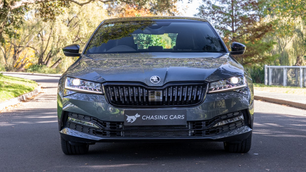 Skoda Superb 206TSI Sportline 2023 front
