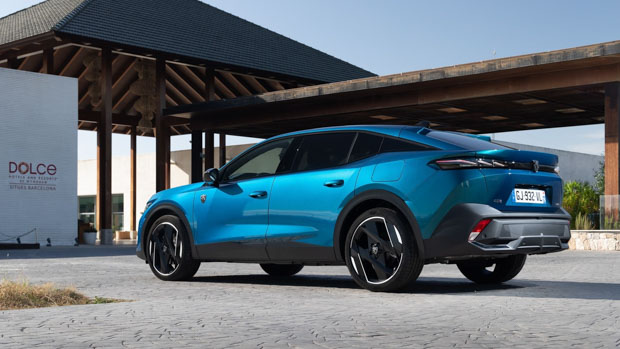 2023 Peugeot 408 PHEV rear 3/4