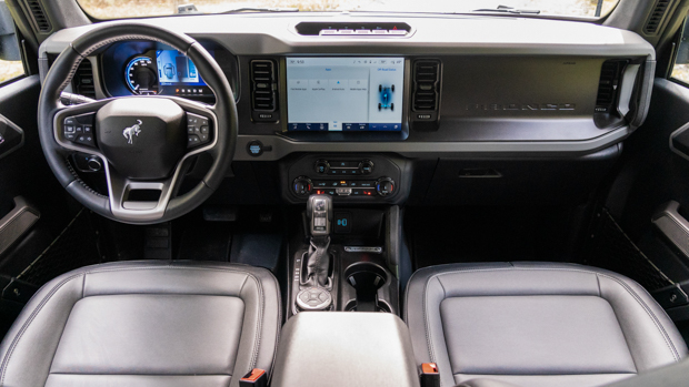 Ford Bronco Everglades 2023 interior