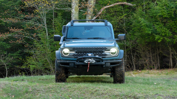 Ford Bronco Everglades 2023 front