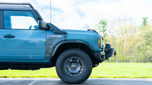 Ford Bronco Everglades 2023 front close