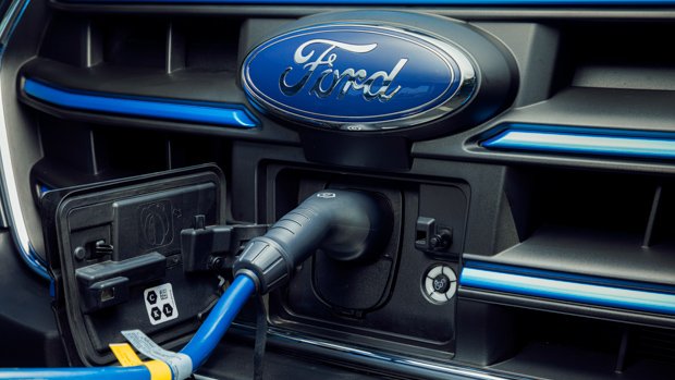 Ford E-Transit 2023 plug
