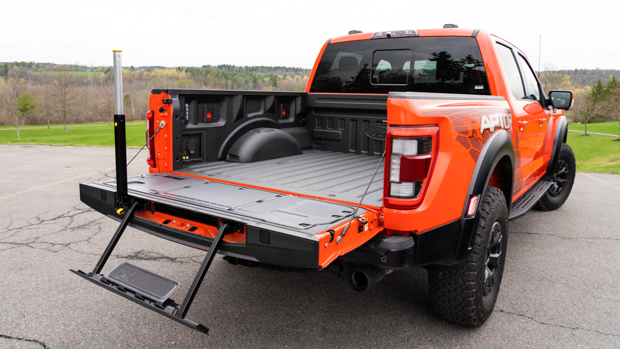 Ford F-150 Raptor R 2023 tray step