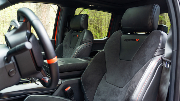 Ford F-150 Raptor R 2023 front seats