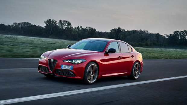 2023 Alfa Romeo Giulia Veloce driving front 3/4