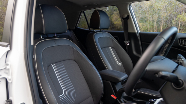 Hyundai Venue Elite 2023 front seats