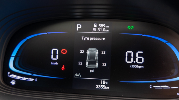 Hyundai Venue Elite 2023 digital dash 2