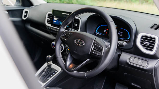 Hyundai Venue Elite 2023 interior