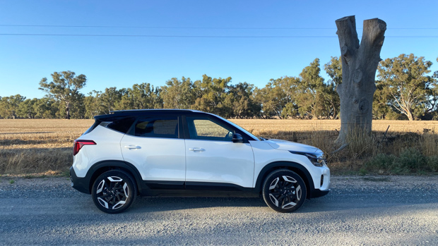 Kia Seltos GT-Line AWD 2023 LT Country Vic side