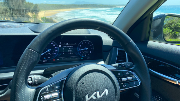 Kia Seltos GT-Line AWD LT 2023 trip steering wheel
