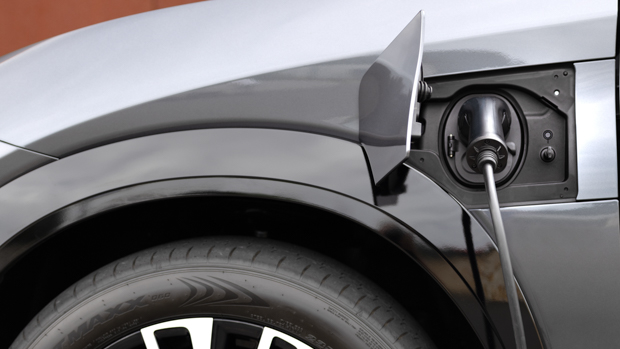 Lexus RZ 450e Sports Luxury 2023 charging