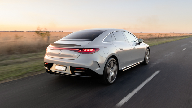 Mercedes-Benz EQE 350 Aus 2023 rear 3/4 driving