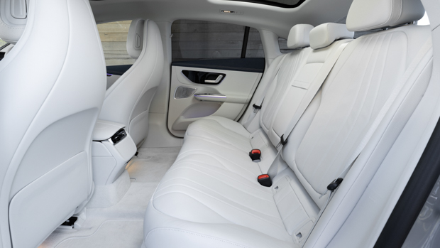 Mercedes-Benz EQE 350 Aus 2023 back seat