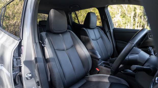 Nissan Leaf E+ 2023 front seat