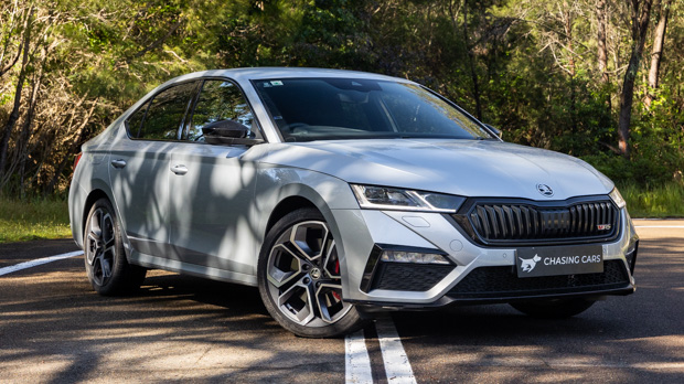 Skoda Octavia RS front 3/4 close