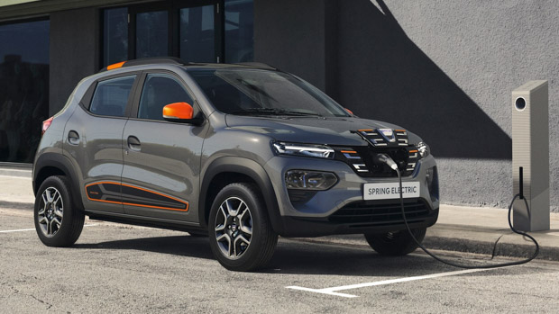 2023 Dacia Spring EV front 3/4