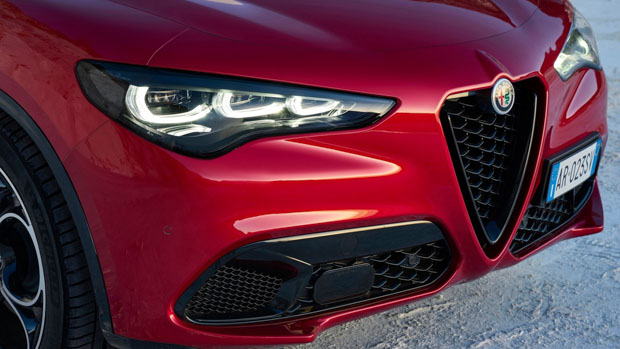 2023 Alfa Romeo Stelvio Veloce front fascia