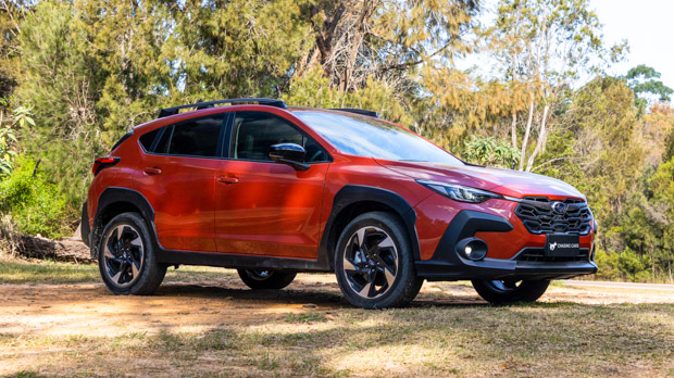 Subaru Crosstrek 2.0S 2023 front 3/4 2