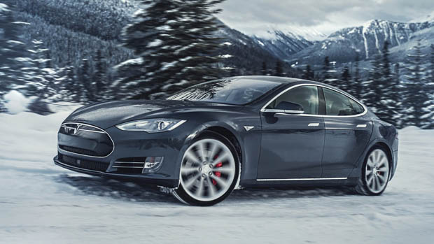 2013 Tesla Model S snow driving