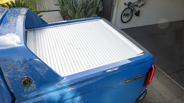 Volkswagen Amarok Aventura 2023 tray cover