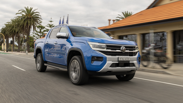 Volkswagen Amarok Aventura 2023 front 3/4 town