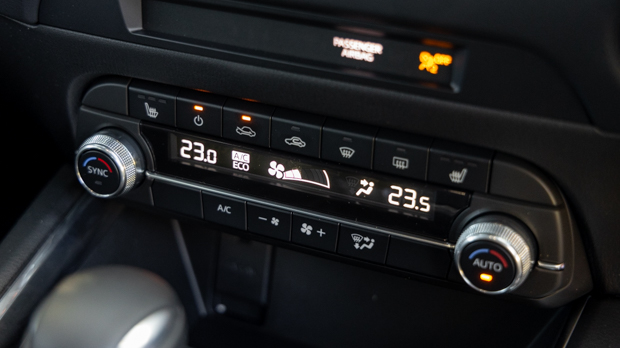 Mazda CX-5 GT SP Turbo 2023 interior HVAC