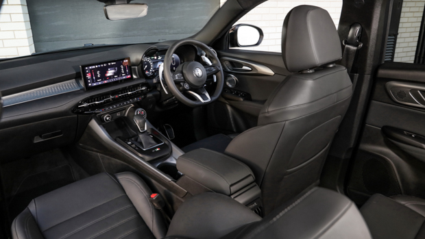 Alfa Romeo Tonale Veloce 2023 interior long