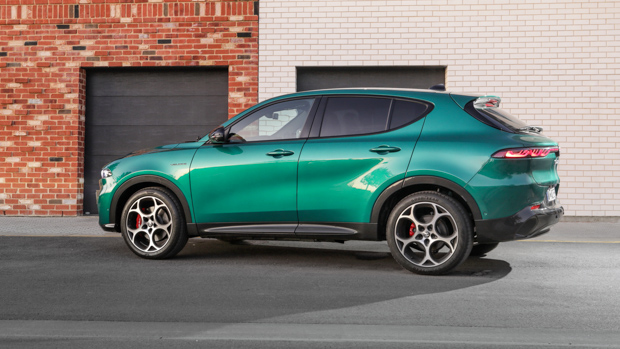 Alfa Romeo Tonale Veloce 2023 rear side