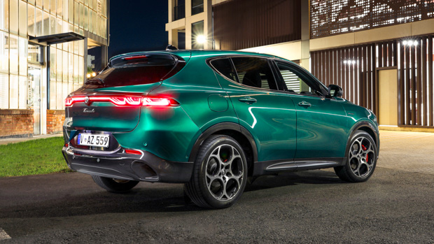 Alfa Romeo Tonale Veloce 2023 rear 3/4